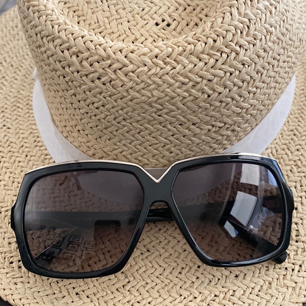 Valentino Sunglasses like new